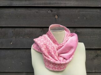 Col sjaal bloemetjes roze zelfgemaakt