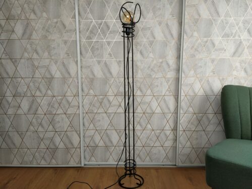 Industriële vloerlamp Farol Longo, betonstaal, mat zwart, leeslamp, filament, handgemaakt